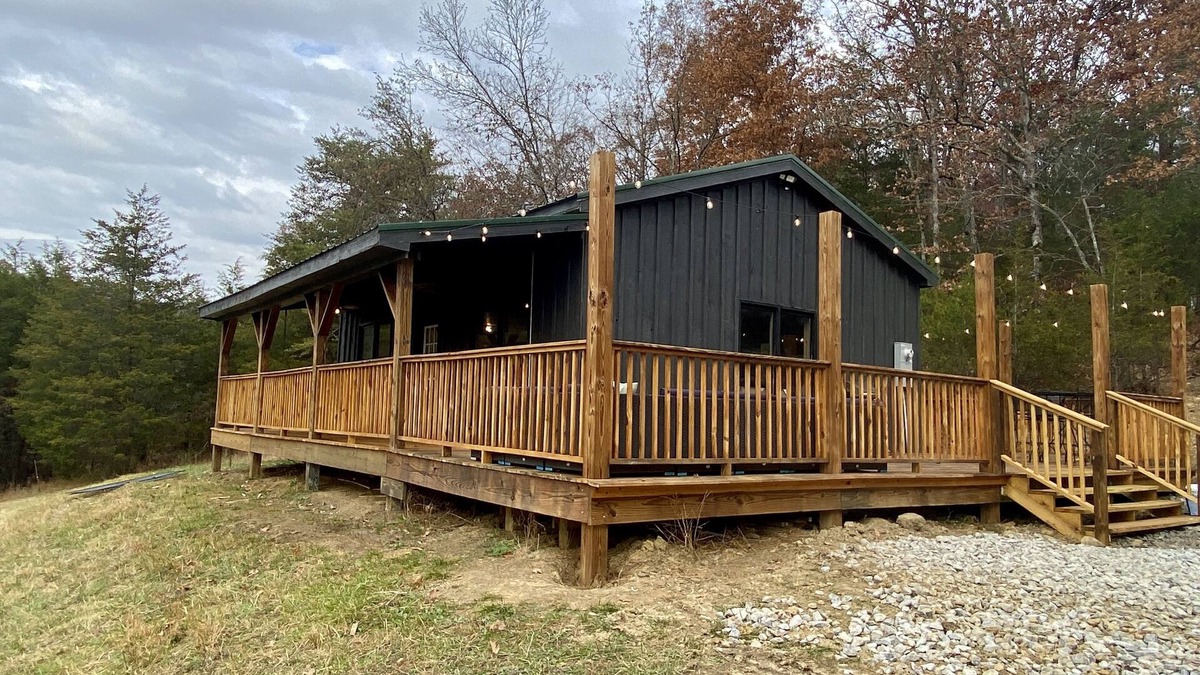 Lynn Garden Cabin | Serene Cabin on 400 acres, deep in woods w/a pond. Perfect for 2, can sleep 8