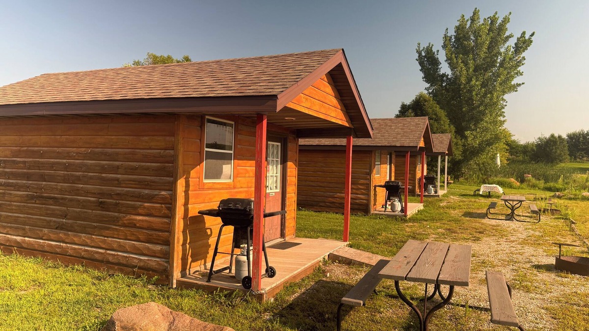 Troy Mills Cabin | Serene Cabin w/Paddle Boats, Kids Activities & Fishing Pond, Ideal for Families