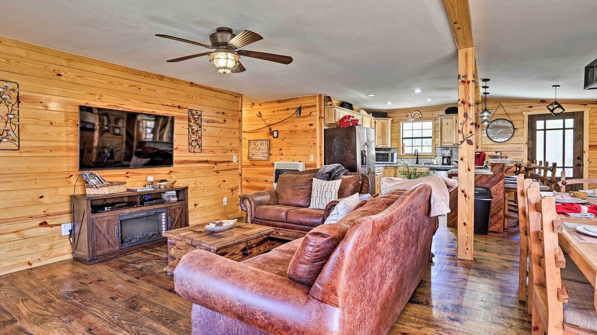 Big Cedar Cabin | Serene Cabins w/Decks & 8 Acres on Kiamichi River
