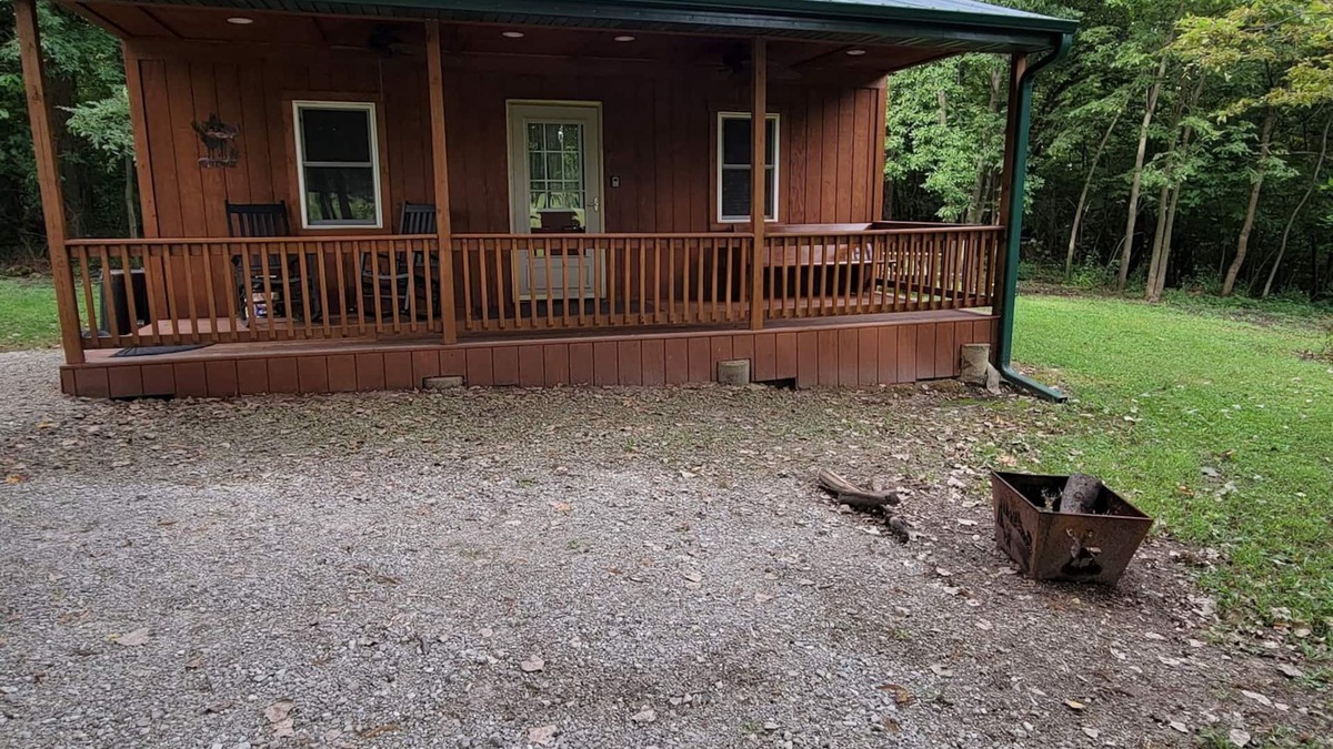 Moscow Cabin | Serene Chalet on the Hill cabin near beautiful Cedar River.