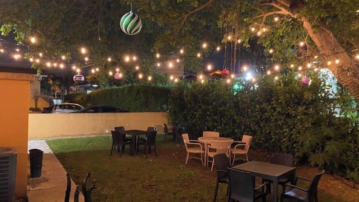 Douglas House | Serene Comfort in Heart of Miami Coral Gables