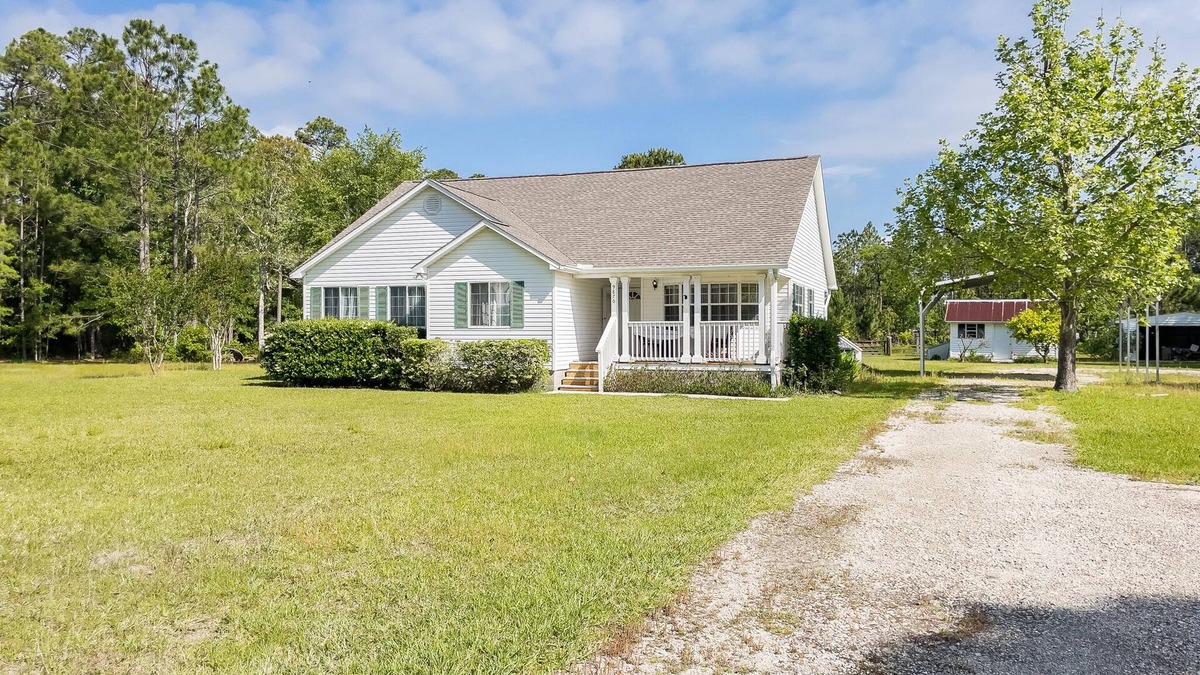 Ono Island Cottage | Serene cottage on 3 acres w pond. 10mins to Perdido Key beaches- no hidden fees.
