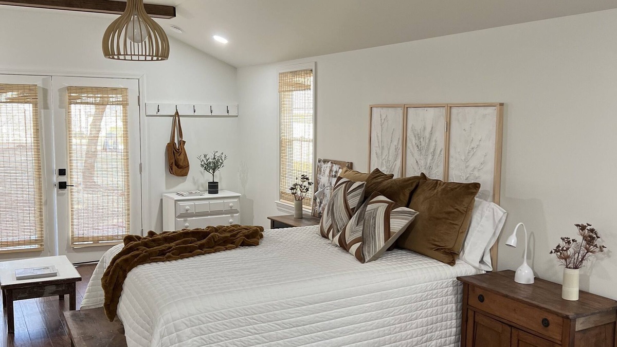 Kernersville House | Serene & Cozy Bungalow with 1 bedroom and WiFi, AC in peaceful Kernersville