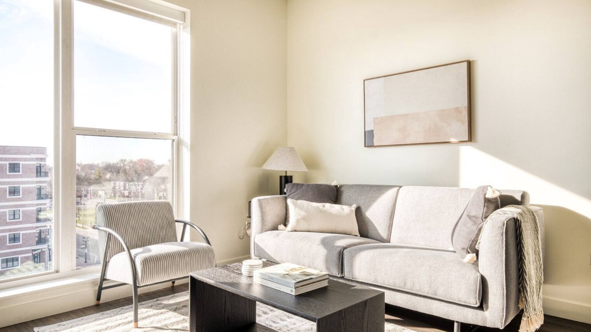 Elmhurst Apartment | Serene Elmhurst 1BR w/Lounge, Pool & Gym nr Metra, by Blueground