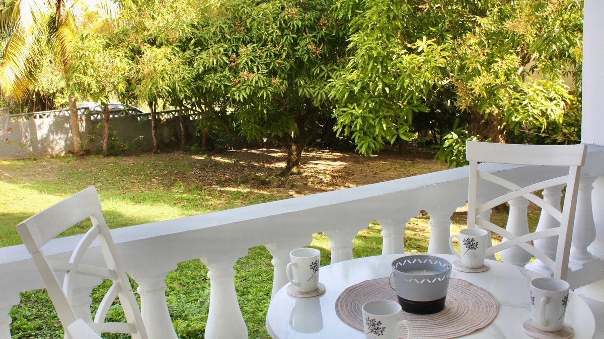 Reading Apartment | Serene Getaway-Charming 2-BR apartment with AC, WIFI in delightful Montego Bay
