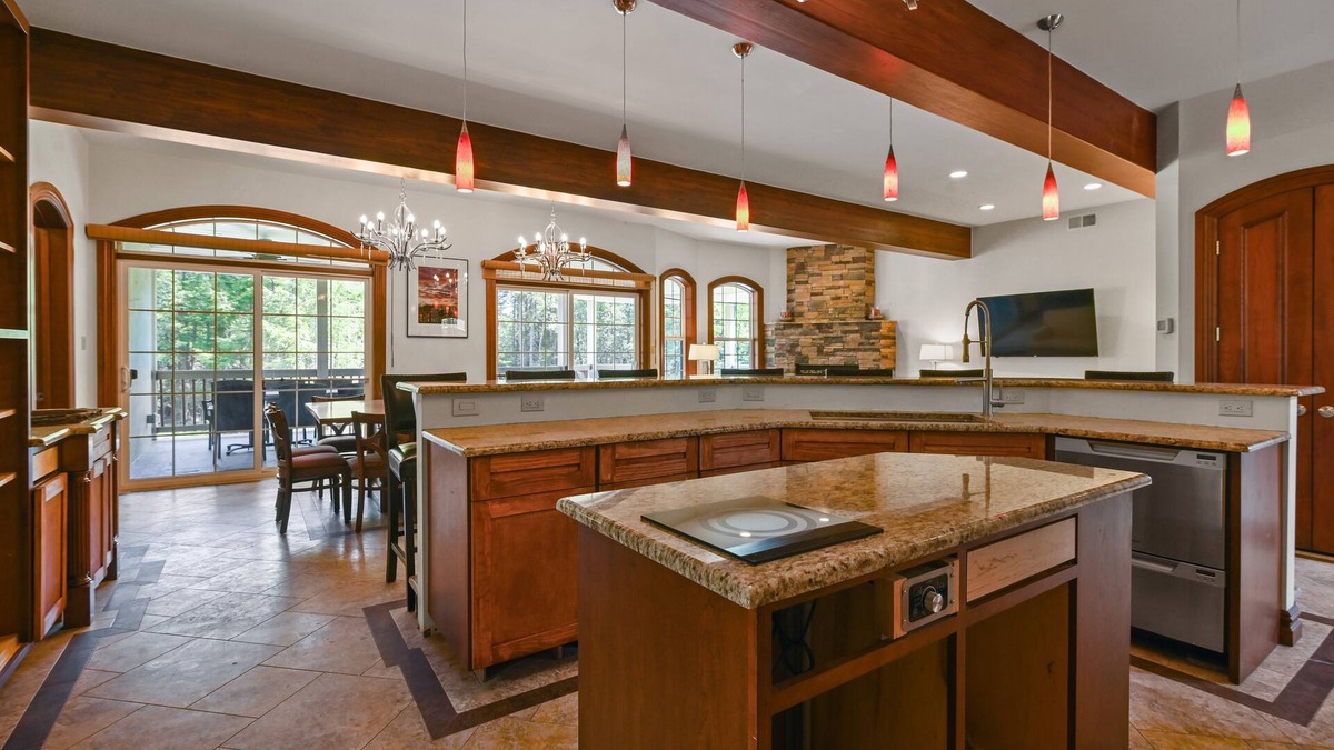 Albrightsville Villa | Serene Haven-An Exotic Villa with Hot Tub
