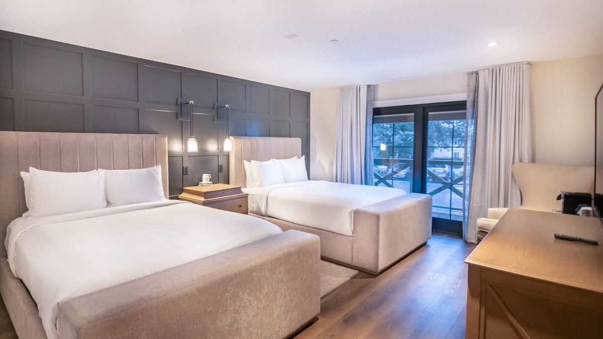 Midway Hotel | Serene Hideaway: Perfect Oasis w/Hot spring access, Resort amenities & Outdoors!