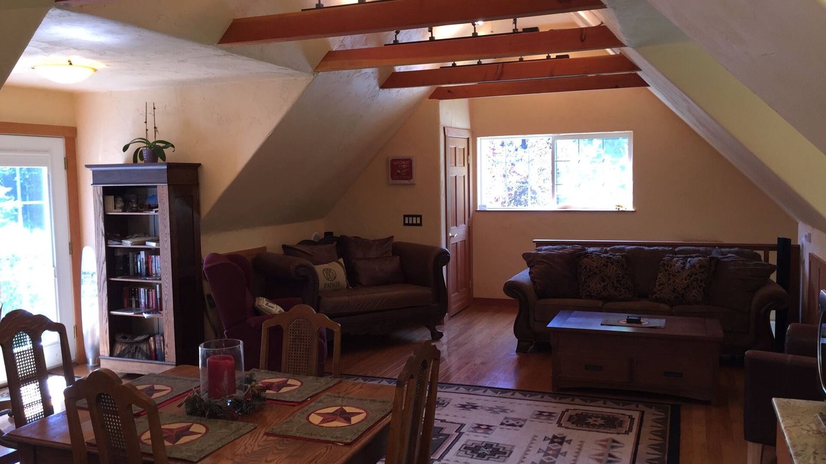 Sedro-Woolley Cottage | Serene Hobby Farm Cottage Get Away, 10 Minutes From Mount Vernon.