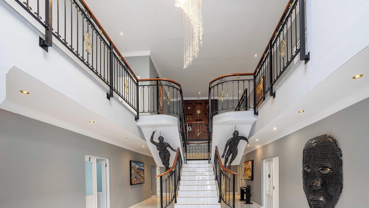Northcliff Hotel | Serene HOTEL with outdoor pool & inclusive breakfast in tranquil Northcliff.