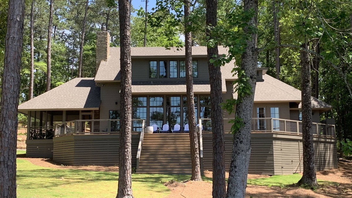 Eclectic House | Serene Lake Martin luxury retreat (located in Eclectic)