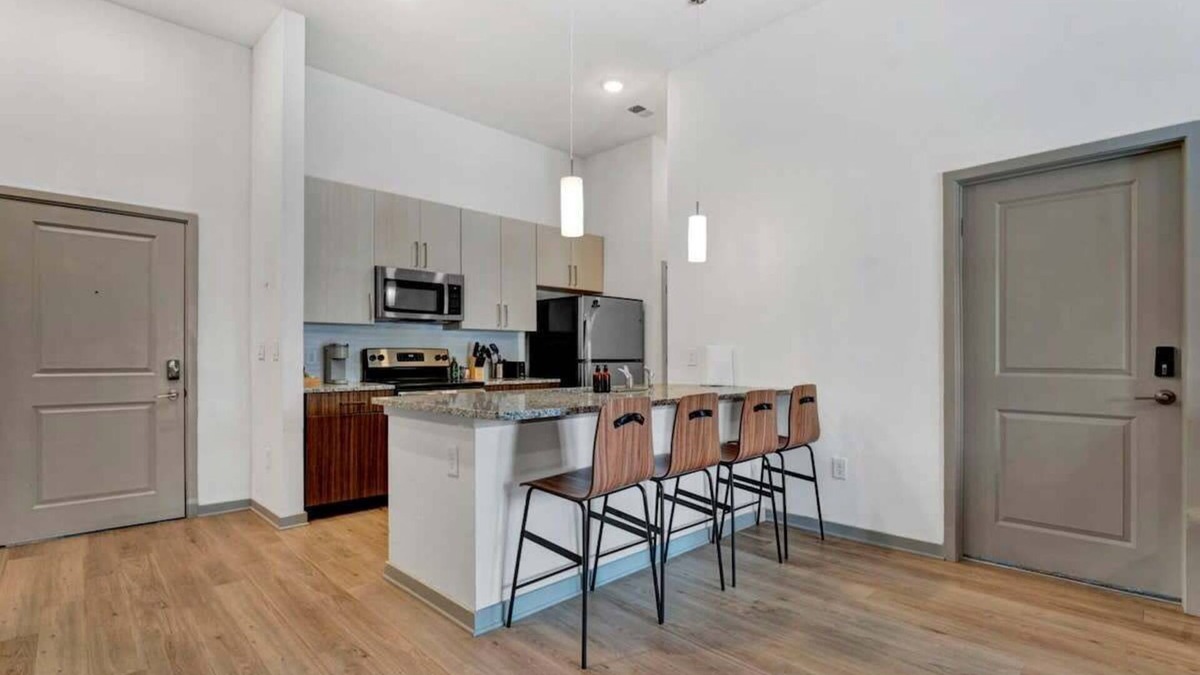 Clemson Apartment | Serene Lake & Pool Retreat – 5 Min to College Ave Buzz!