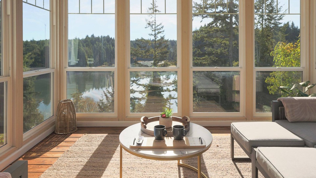 Barview House | Serene Lake View Retreat + Fish Prep Lodge
