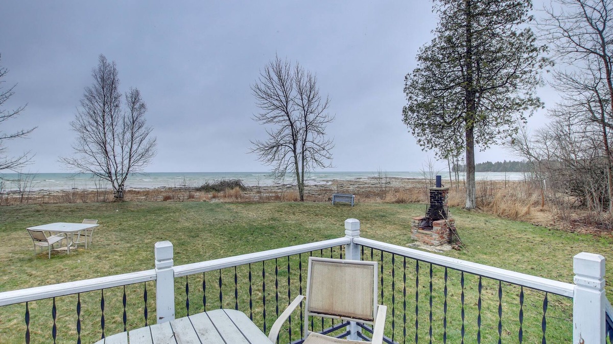 Baileys Harbor House | Serene Lakefront Baileys Harbor Home w/Deck!