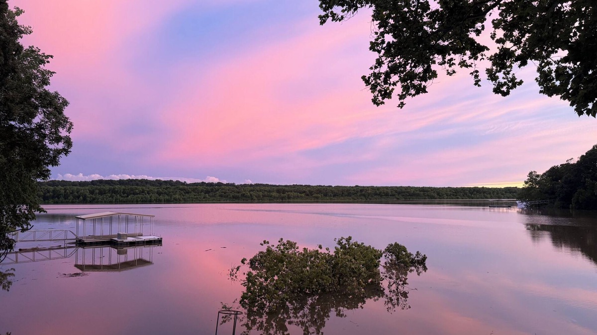 Wyandotte House | Serene lakefront 2 bedroom with gorgeous views and water access