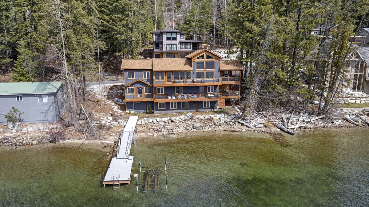 Leavenworth Cabin | Serene lakefront cabin on Lake Wenatchee-20 min from Leavenworth/Stevens Pass