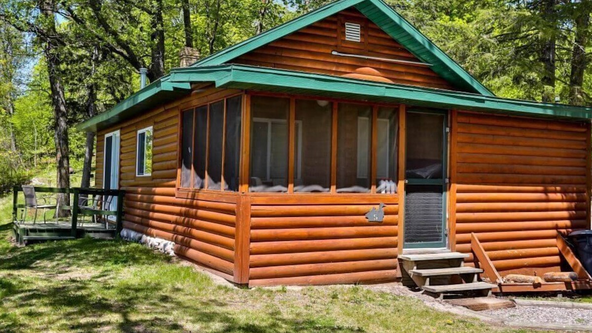 Puposky Cabin | Serene Lakefront Cabin - Steps from Big Turtle Lake