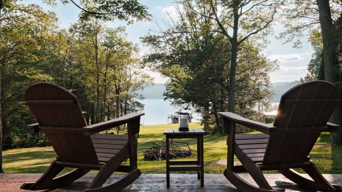 Indian Lake Cabin | Serene Lakeview Cabin Retreat w/Dock, Kayak & SUP at Indian Lake