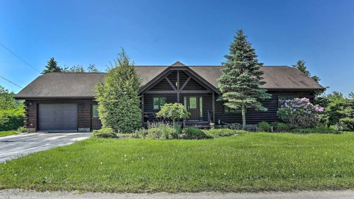 Lake Ariel Cabin | Serene Lakeview Escape with Hot Tub in the Poconos - 3BR 2 Bath Cabin "