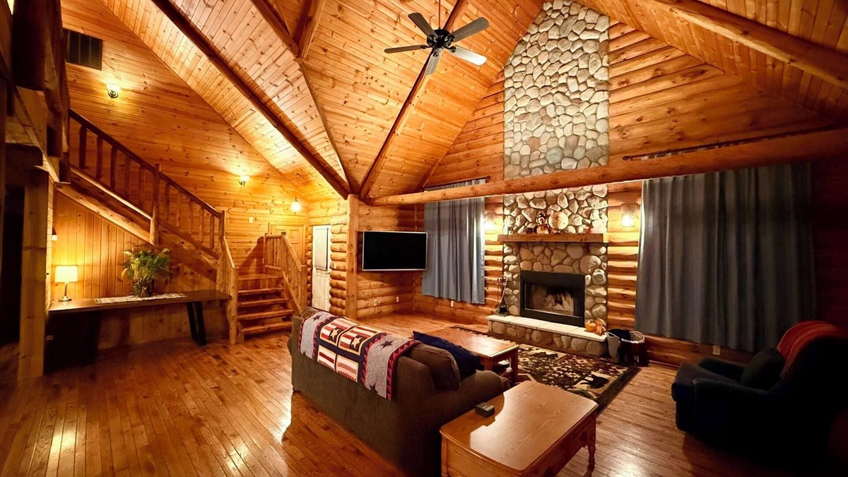 La Porte Cabin | Serene Log Cabin Forest Retreat