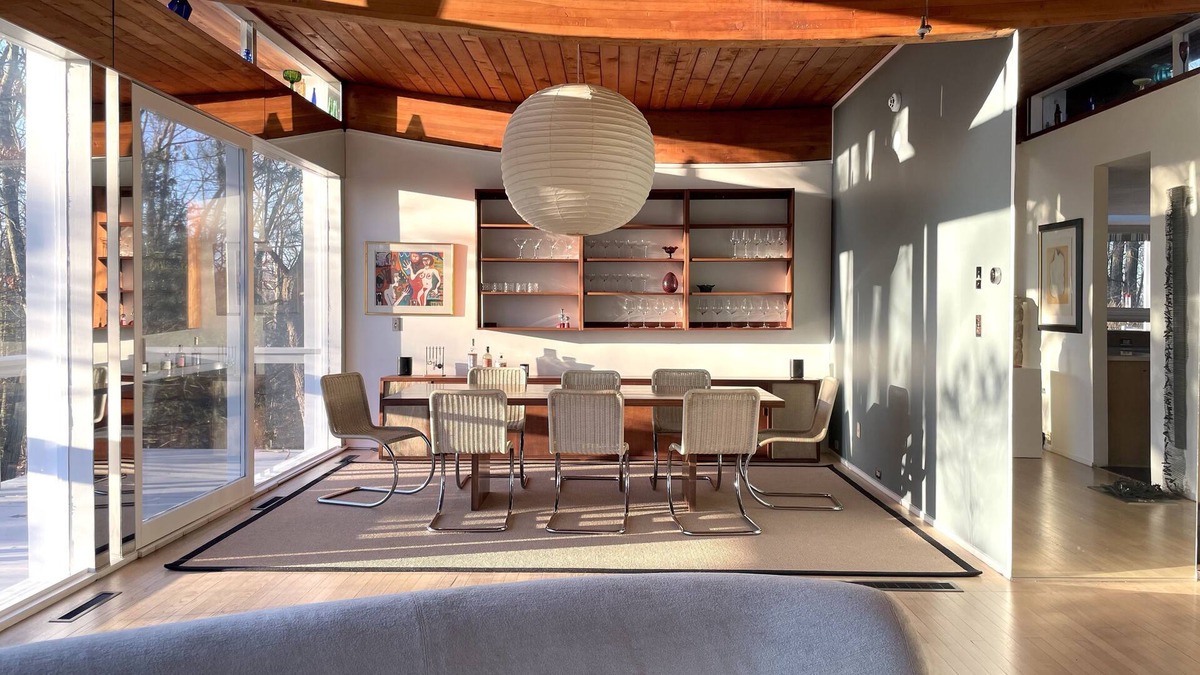 Town of Wappinger Villa | Serene Mid-century Villa with a pool 1.5h from NYC