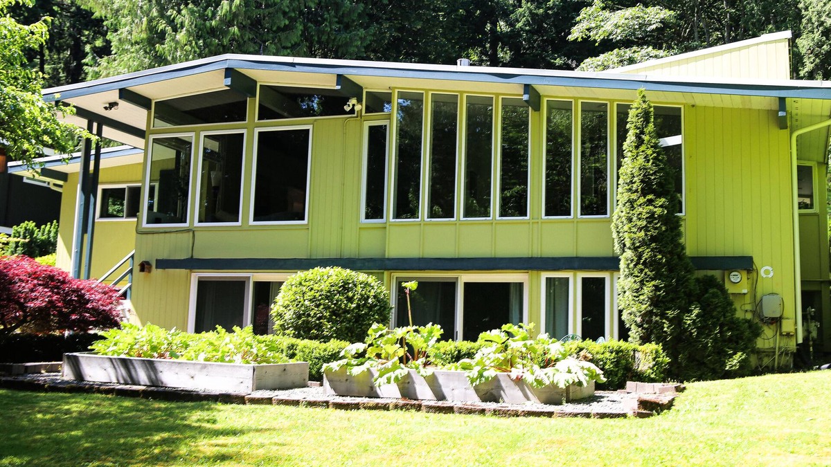 Highland Terrace House | Serene Mid-Century Retreat