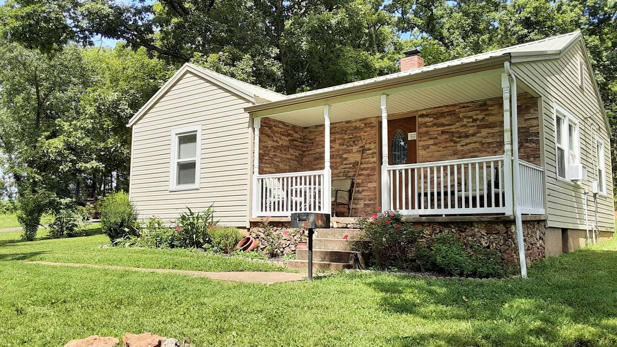 Potosi House | Serene, Modern, Cottage, access to a 60 Acre Lake