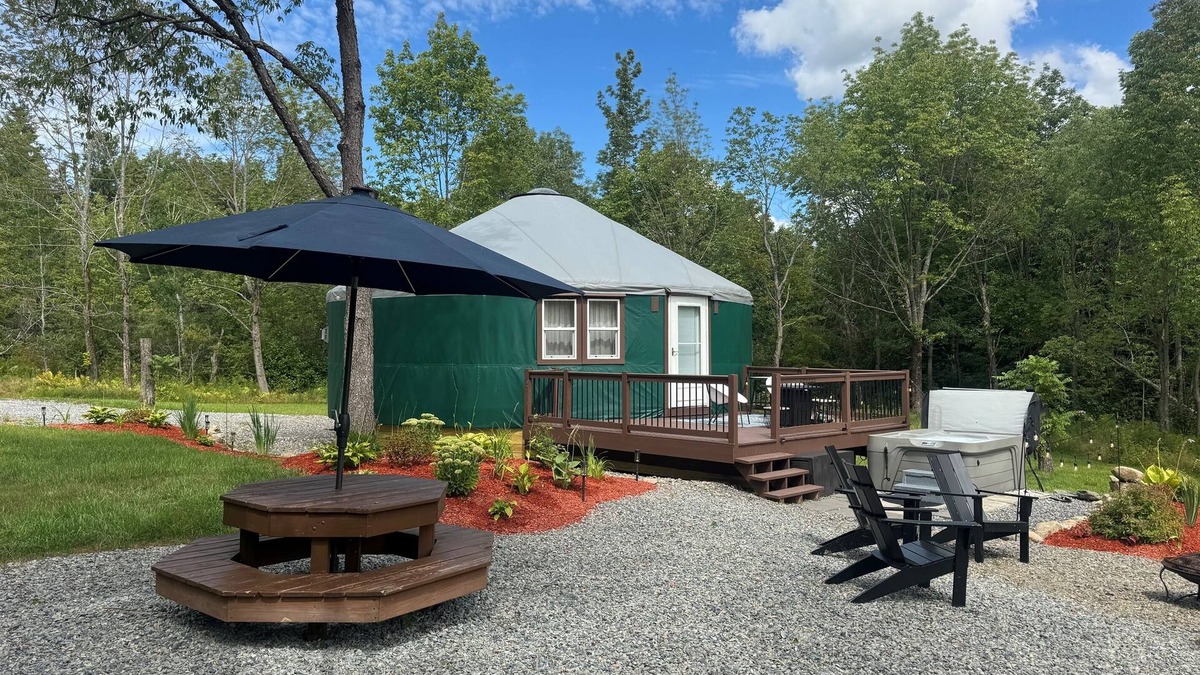 Bakersfield Cabin | Serene Modern Yurt w/Wi-fi, Hot Tub and Mountain Views