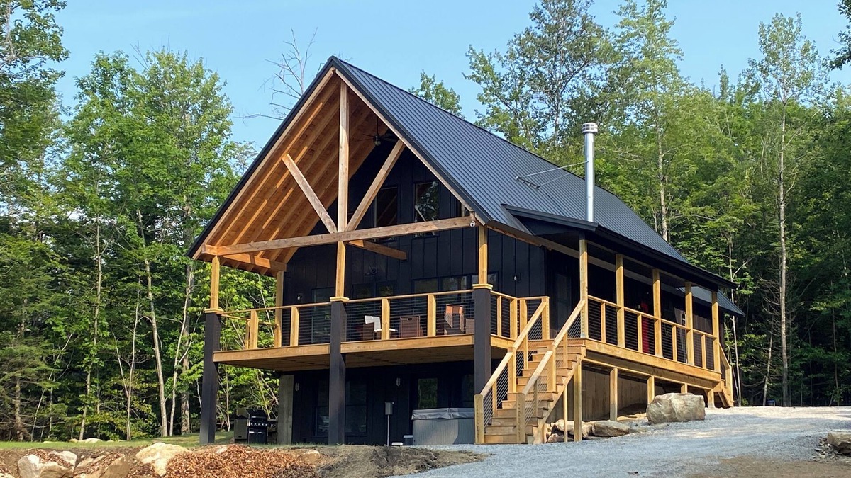Sunday River Area Cabin | Serene Mountain Chalet Near Swimming Holes, 5BD+Loft, Hot Tub and Mountain Views