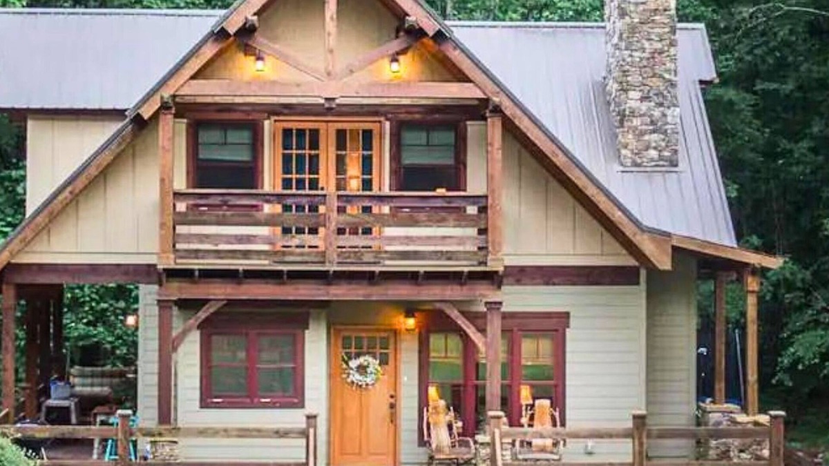 Lupton City House | Serene Mountain Hideaway: Hot Tub & Pizza Oven