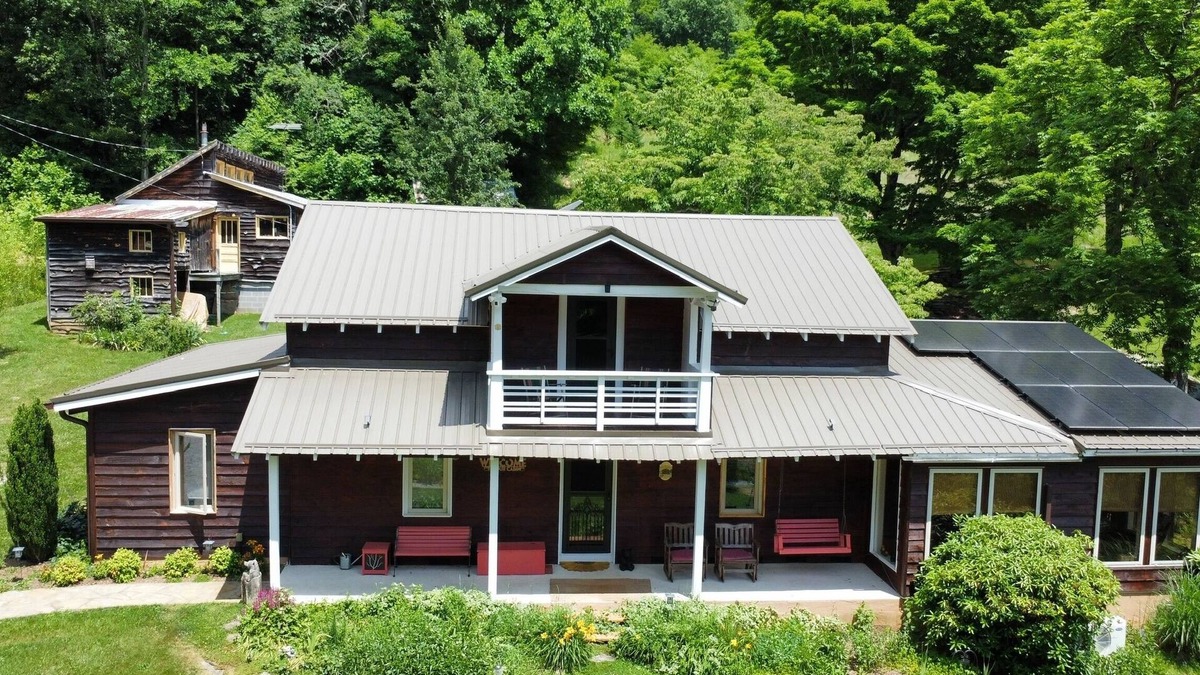 Wilson Creek House | Serene Mountain Retreat Abundant Wildlife 4BR Starlink Internet EV Charger