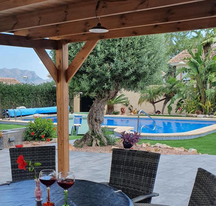 Los Valientes Villa | Serene mountain views Spacious garden and sole use of the 10x5m pool