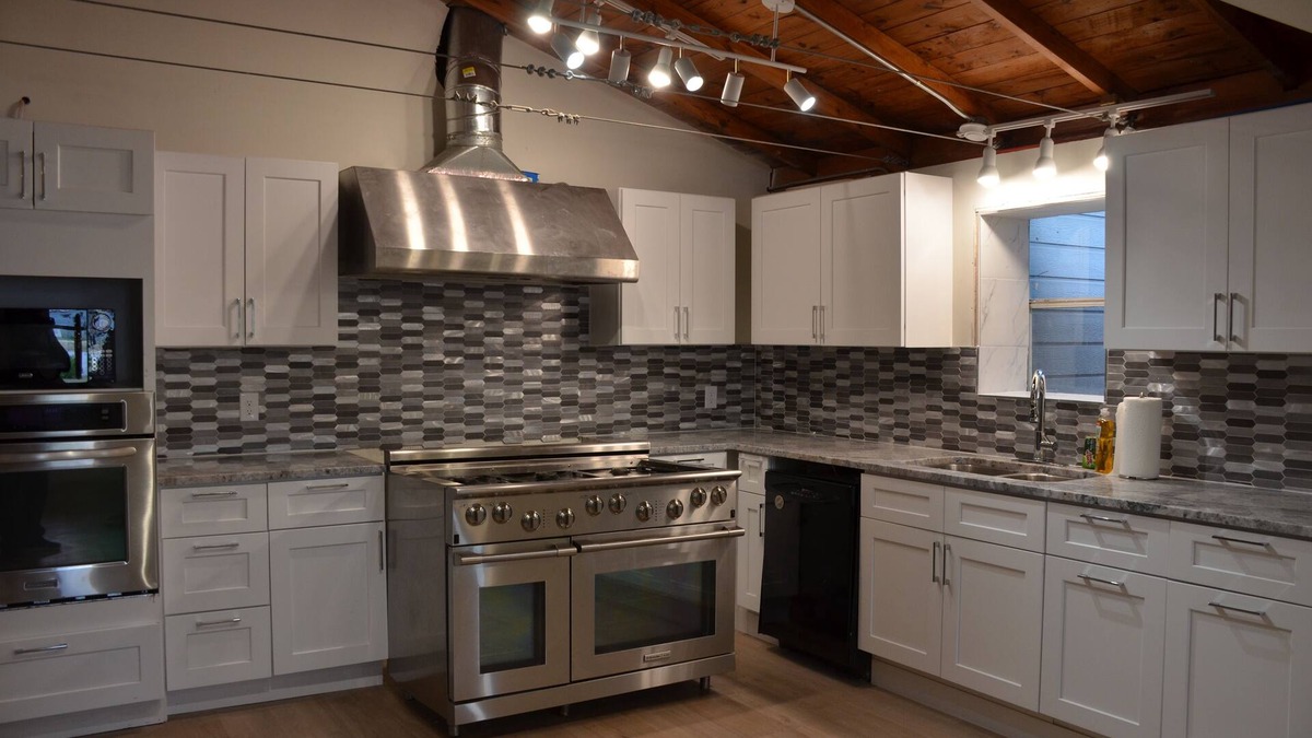 Round Rock House | Serene Oasis Next to Southwest Williamson County Regional Park in Leander