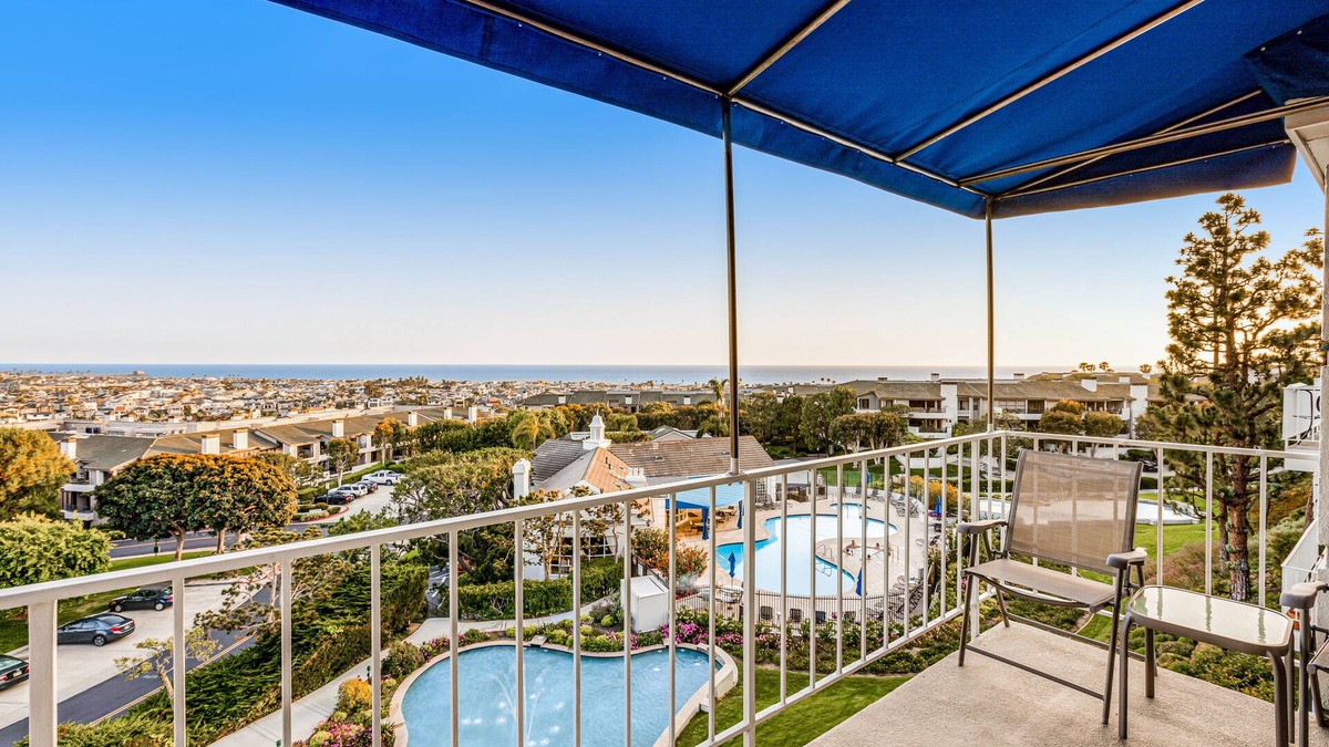 Santa Ana Heights Apartment | Serene ocean-view condo with tennis, pool, hot tub & balcony - snowbird-friendly