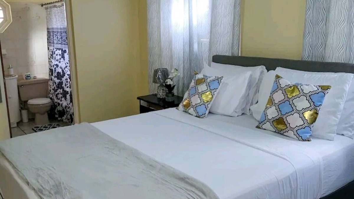 Buff Bay House | Serene One B/Room home with AC ,WIFI and Heating .