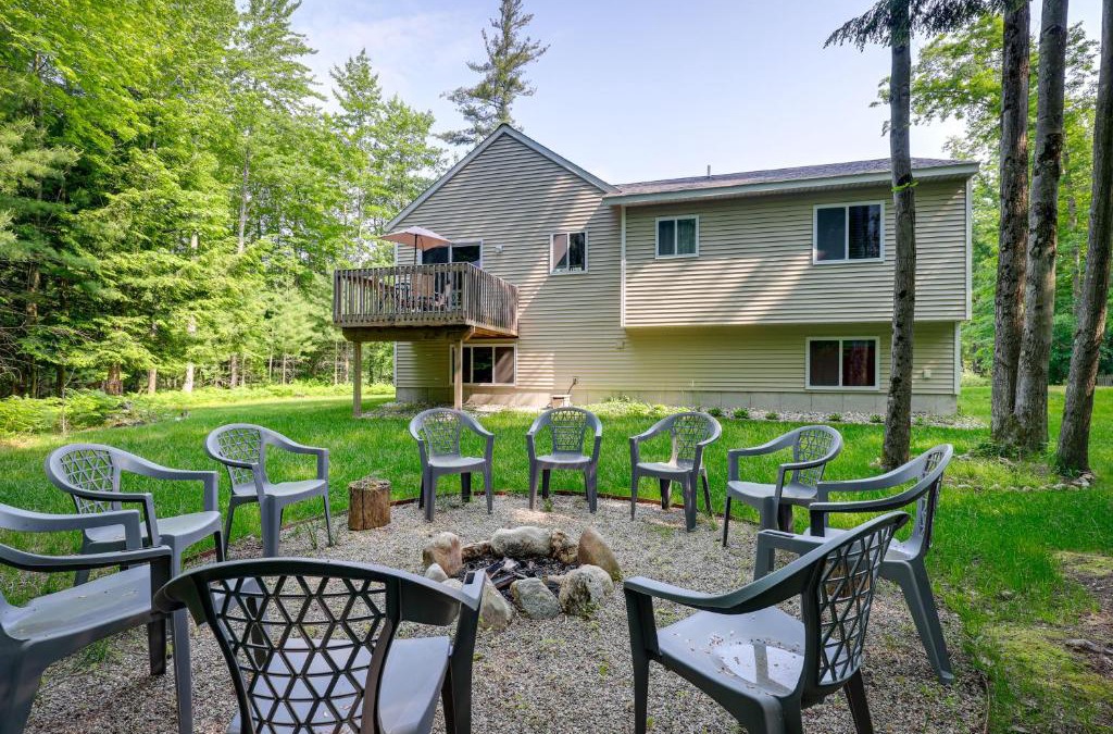 Pentwater House | Serene Pentwater Getaway with Yard Near Lakes