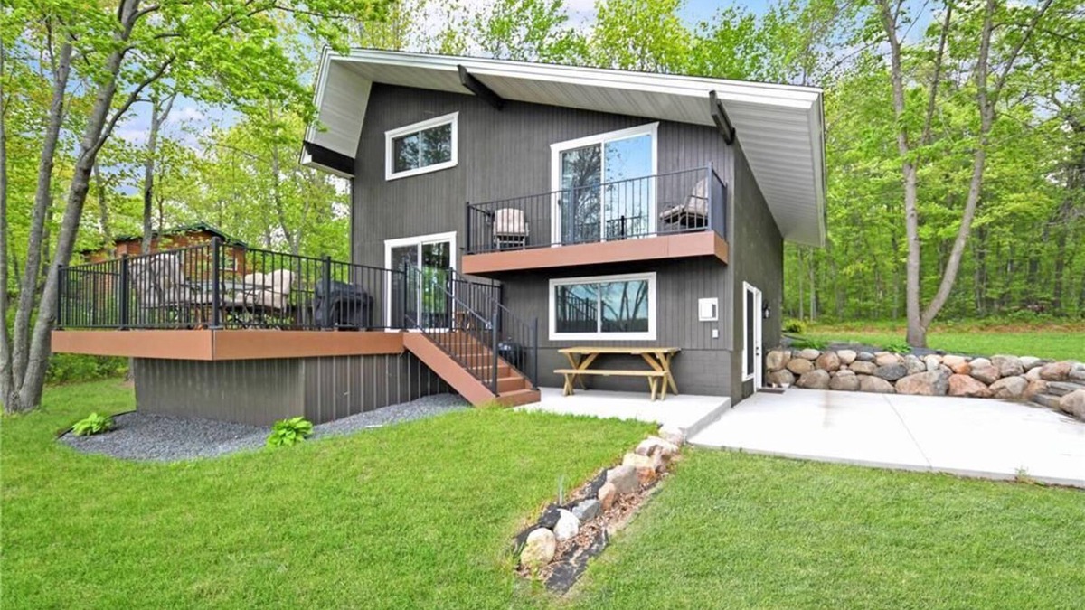 Ossipee Cabin | Serene pet-friendly lakefront cabin near Brainerd