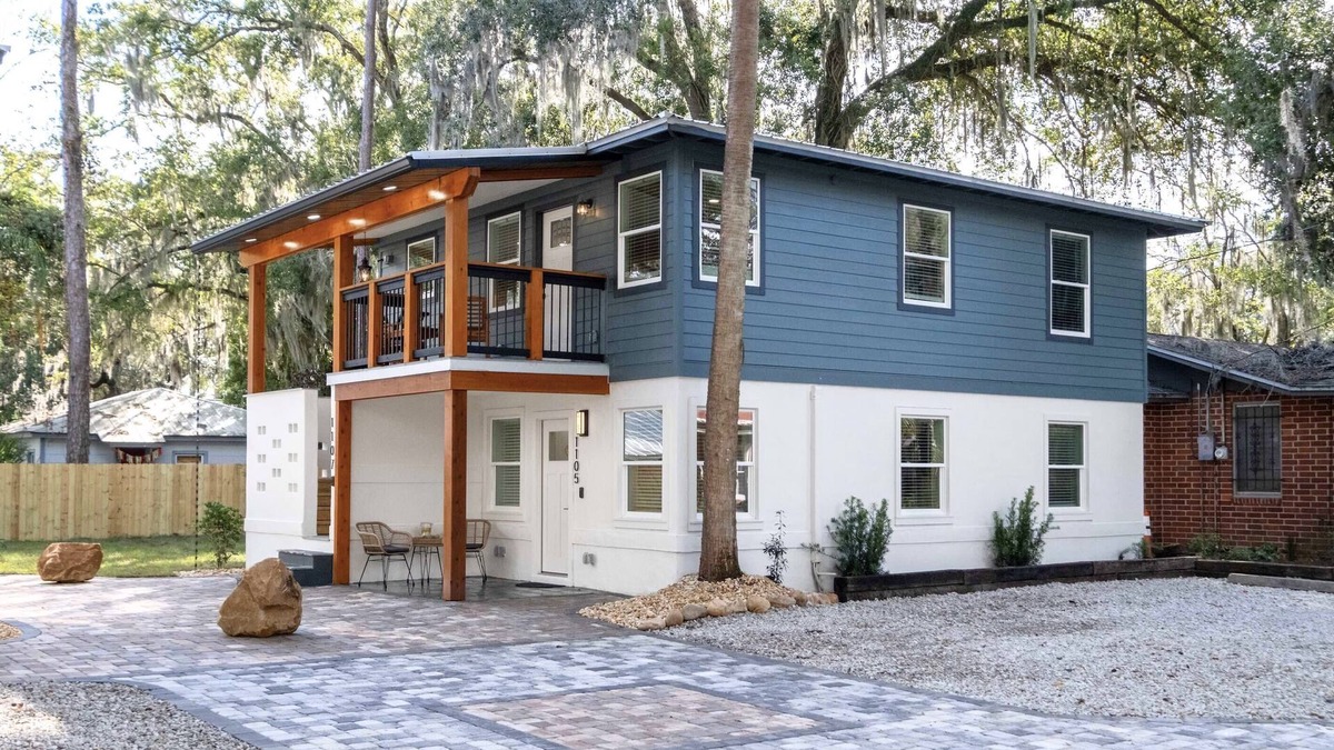 Gainesville Condo | Serene Place - Walk to UF - Free Parking