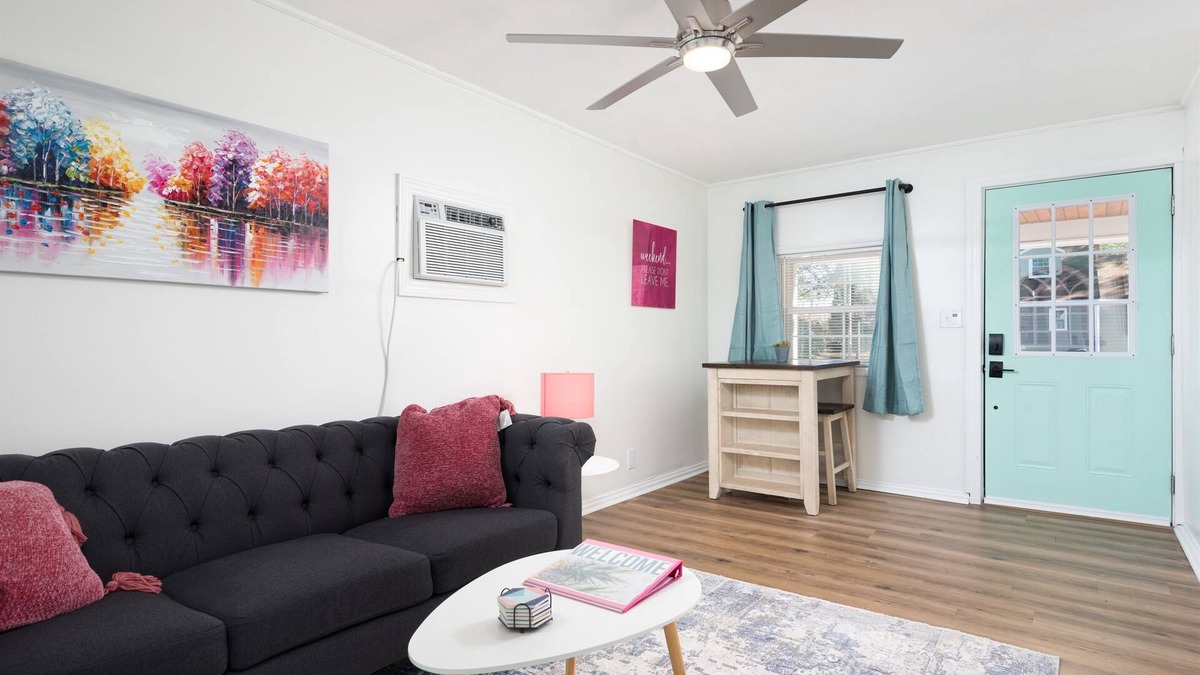 Rock Hill Cottage | Serene & Quiet Cottage | Office | 5 Min to RH