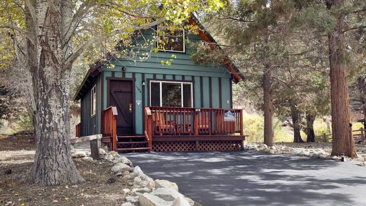 Big Bear City Cabin | Serene retreat is just steps to the National Forest