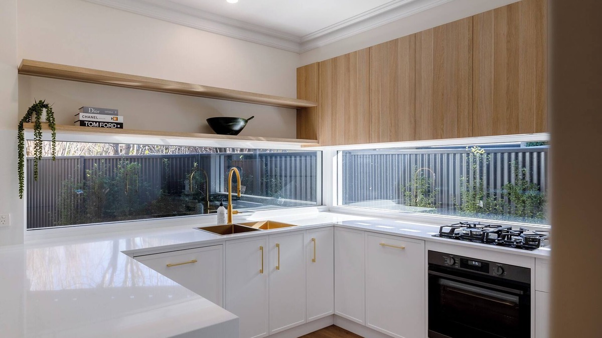 Adelaide House | Serene Retreat on the City Fringe, close to stunning wineries