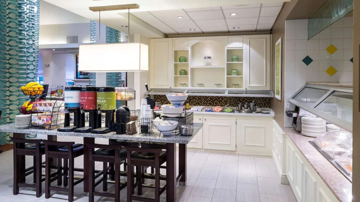 Hopelawn Hotel | Serene Retreat with Heated Pool | Pet-friendly | 3 Units | Near Newark