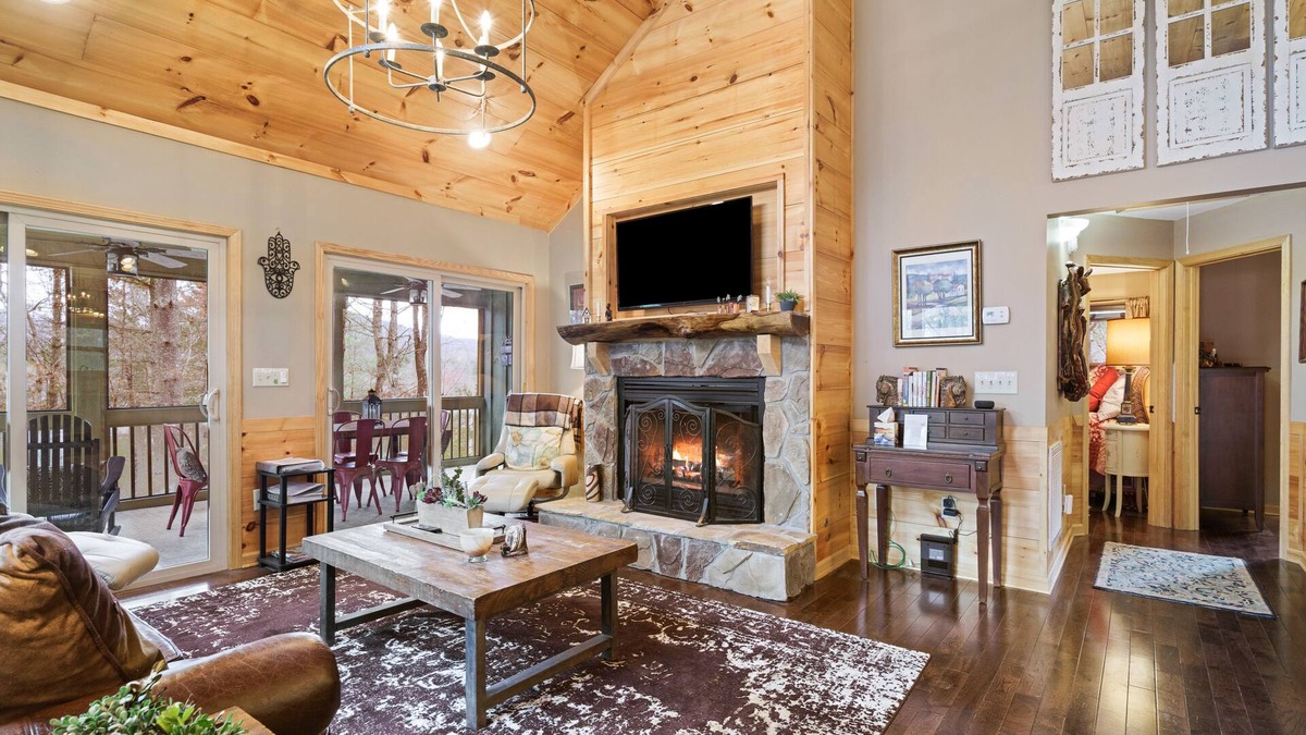 Blairsville House | Serene retreat with a hot tub, firepit, washer/dryer & seasonal mountain views