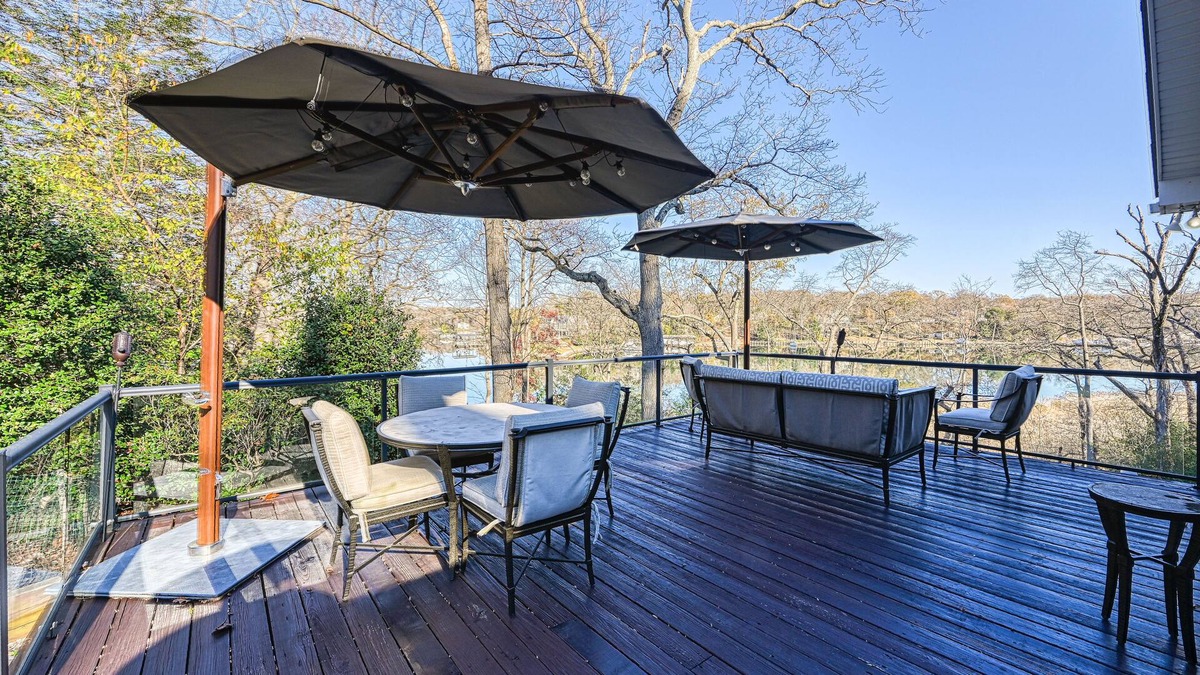 Arden-on-the-Severn House | Serene, riverfront home with deck, balcony, kitchen & fireplace - dog-friendly