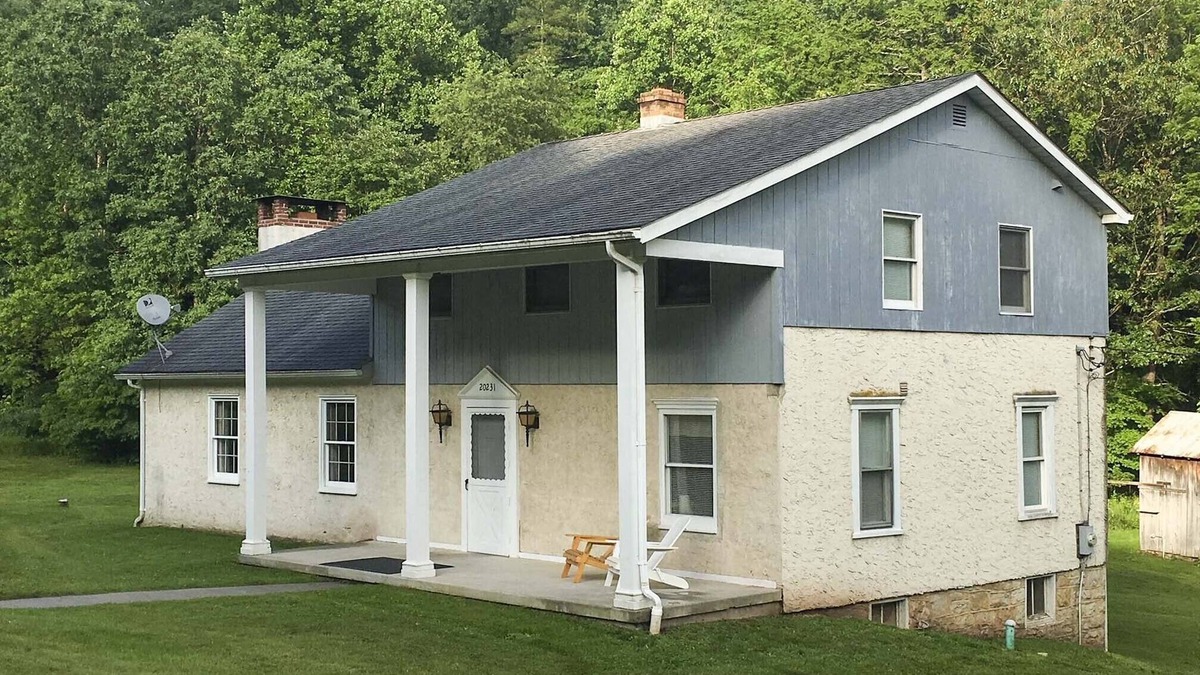Saxton House | Serene Saxton Lodge: 7 Mi to Lake Raystown!