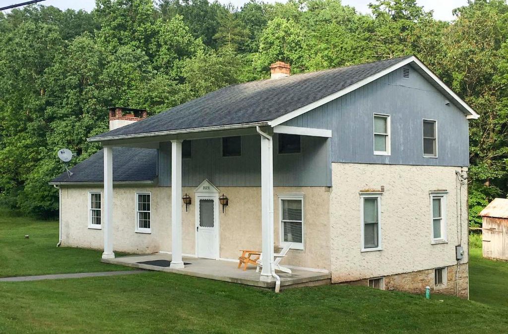 Saxton House | Serene Saxton Lodge 7 Mi to Lake Raystown!