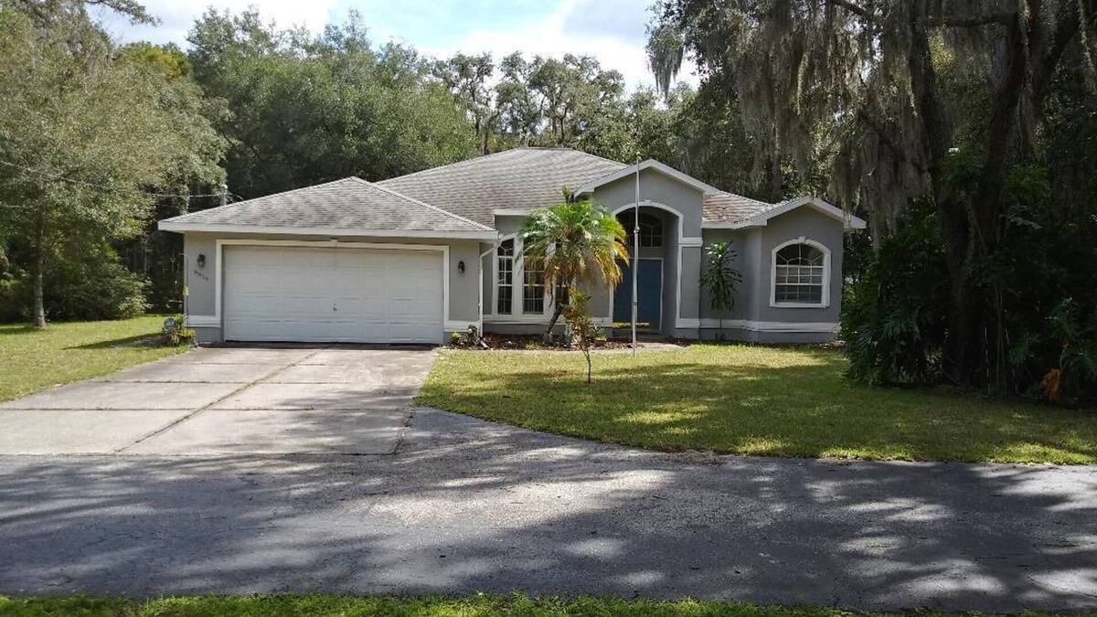 Port Richey House | Serene Scene Country Living Home under the Oaks and Azaleas
