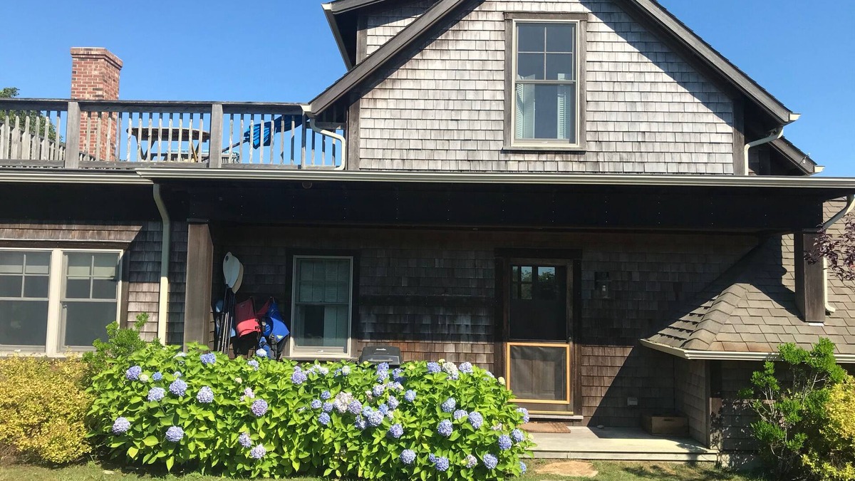 Aquinnah House | Serene September! Cozy custom home. Private beach&pond access + use of 3 kayaks.
