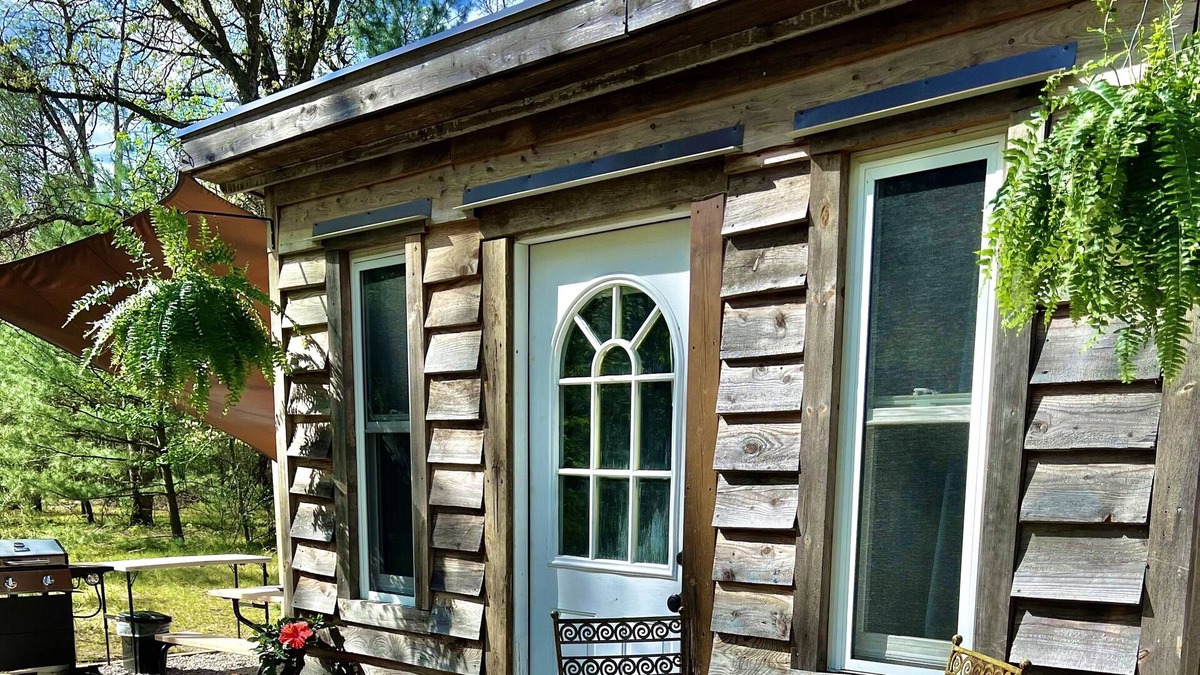Bitely Cabin | Serene Sleeper Cabin escape in the woods