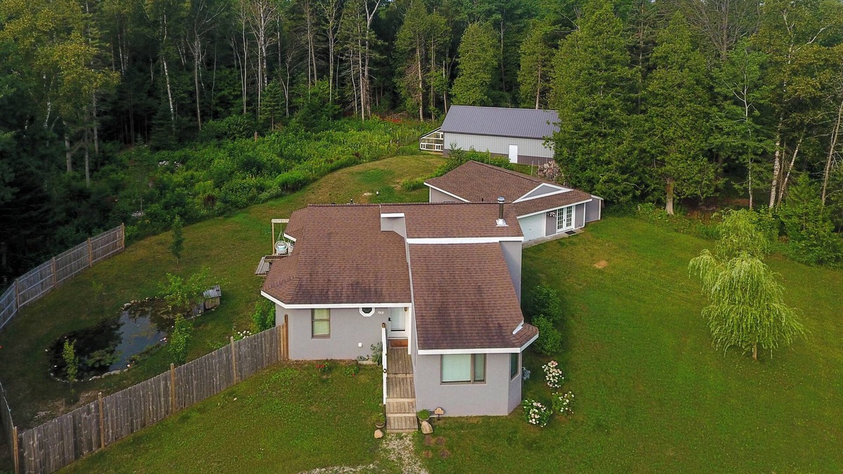 Cheboygan House | Serene "Sol Retreat" by the Shores of Lake Huron and Mackinac Island