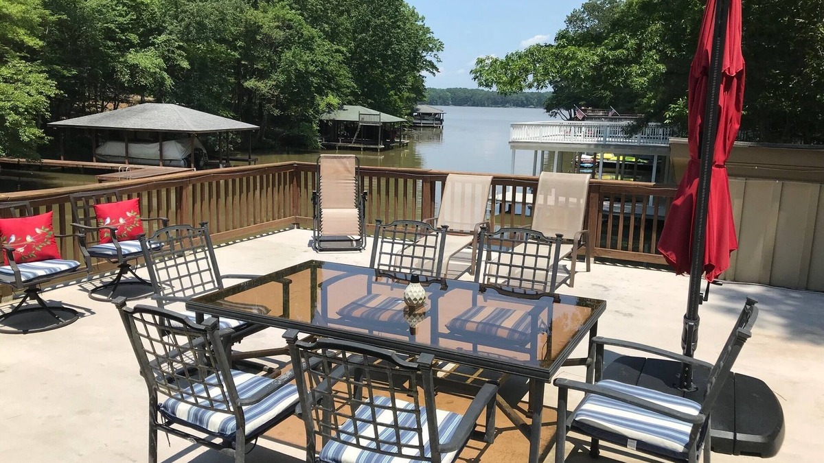 Olde Ferry Estates House | Serene spacious luxury lake front in quiet main lake cove